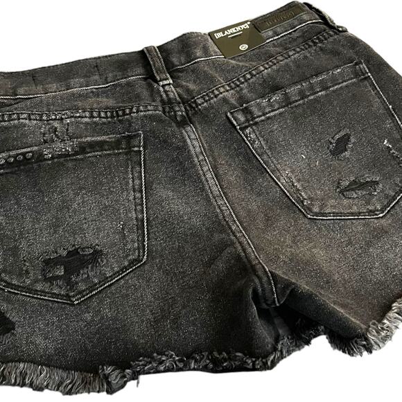 Blank NYC Shorts Womens 26 Washed Black Distressed Denim Mid Rise Button Fly NWT - Picture 16 of 16
